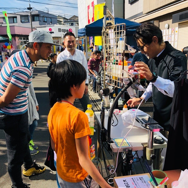 西岳店長　シミ抜き実演②